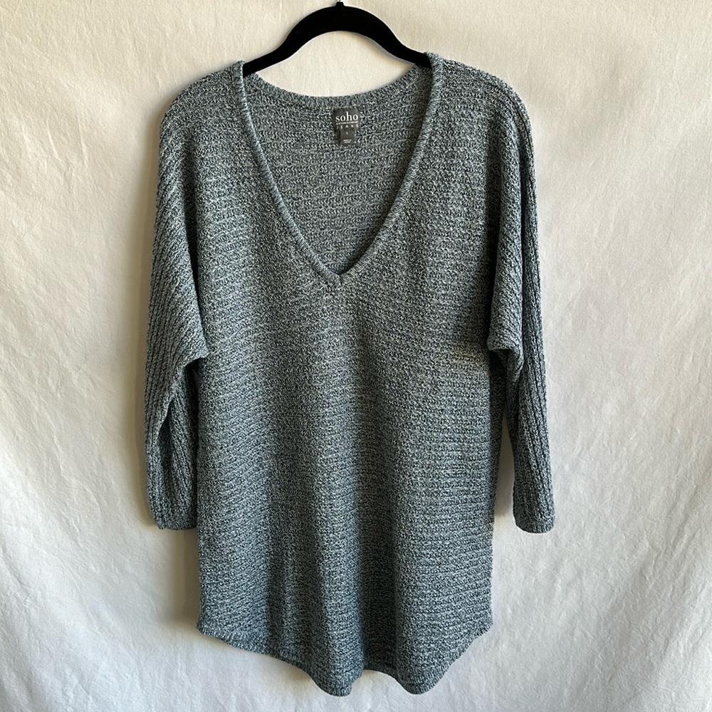 New York & Co. light gray/black V-neck oversize sweater, size L